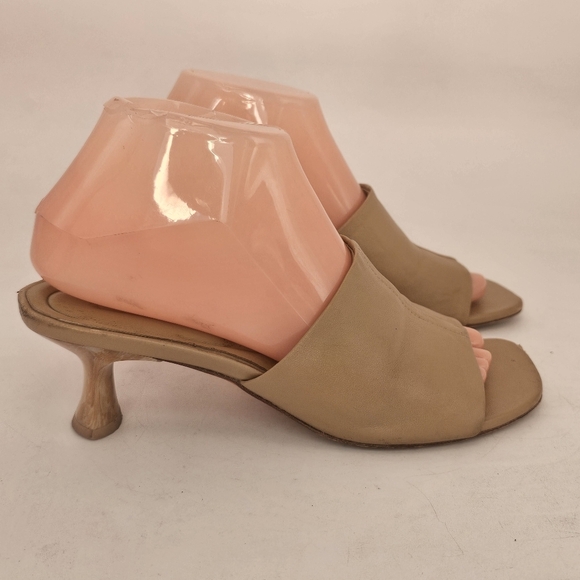 Vince Palmar Slide Sandals, Dune Leather, Size 7 - Picture 2 of 10